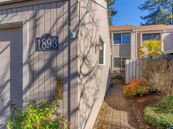 1893 Lexington Cir SE, Salem, OR 97306