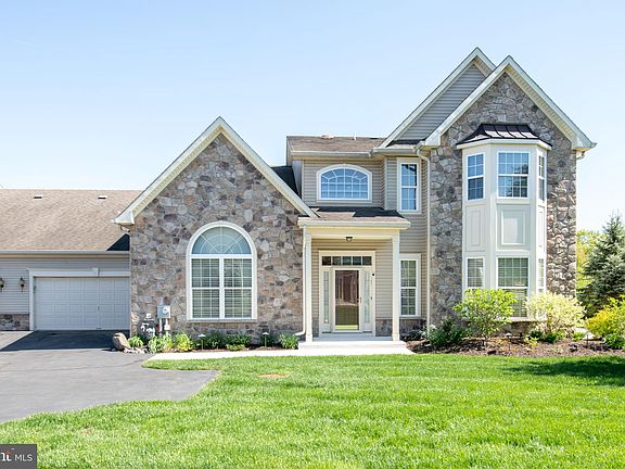 2nd image of 154 Willow Dr