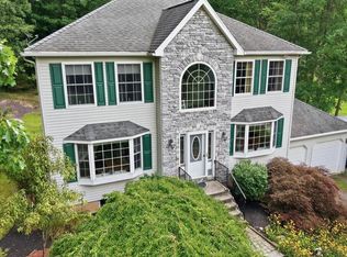 125 Lakeview Dr, Mountain Top, PA 18707