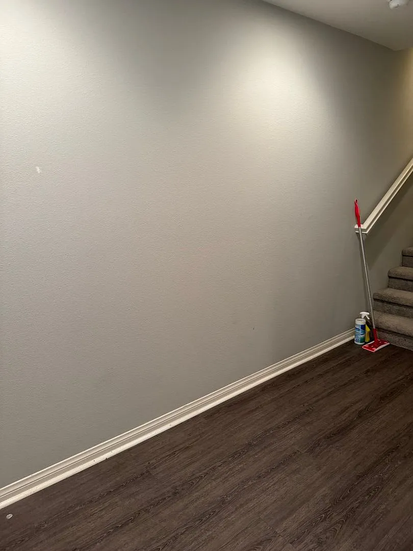 Gorgeous 3 Bedroom 3 Bath Townhome — Photo 3