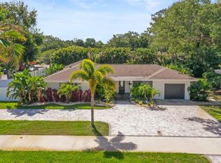 1701 Indian Rocks Rd, Belleair, FL 33756