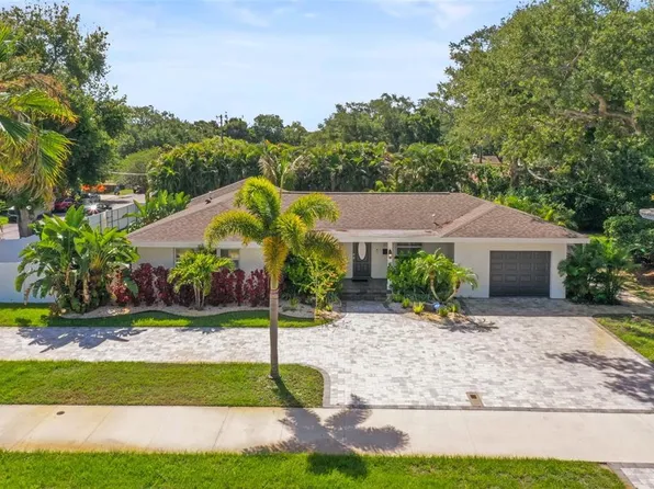 1701 Indian Rocks Rd, Belleair, FL 33756