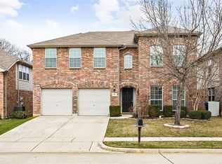 905 Swift Dr, Aubrey, TX 76227