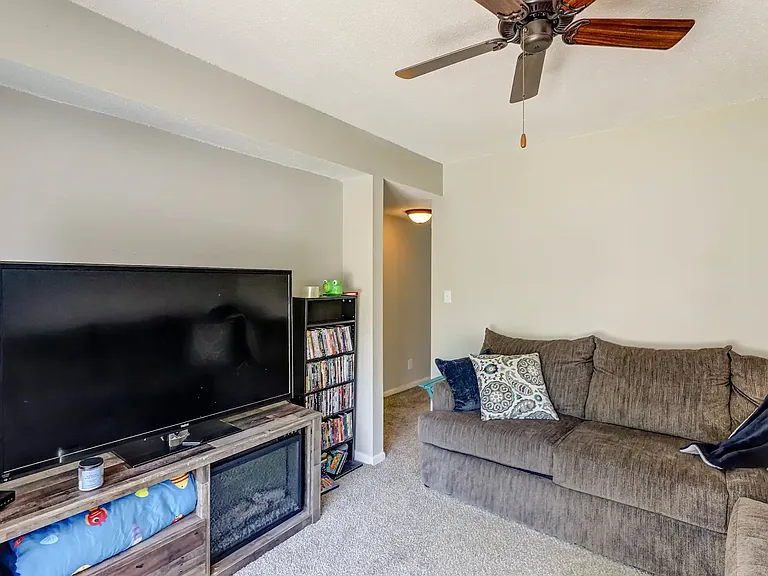 Aspen Meadows — Photo 10