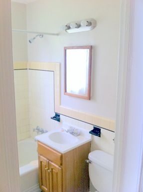 1st image of 1111 N Kensington St APT 2