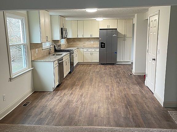 3rd image of 8360 Celianna Dr