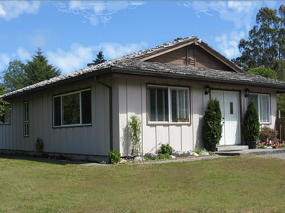 5th image of 2626 Hillcrest Dr