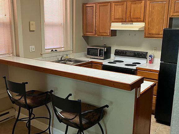 2nd image of 4131 E 6th St APT C