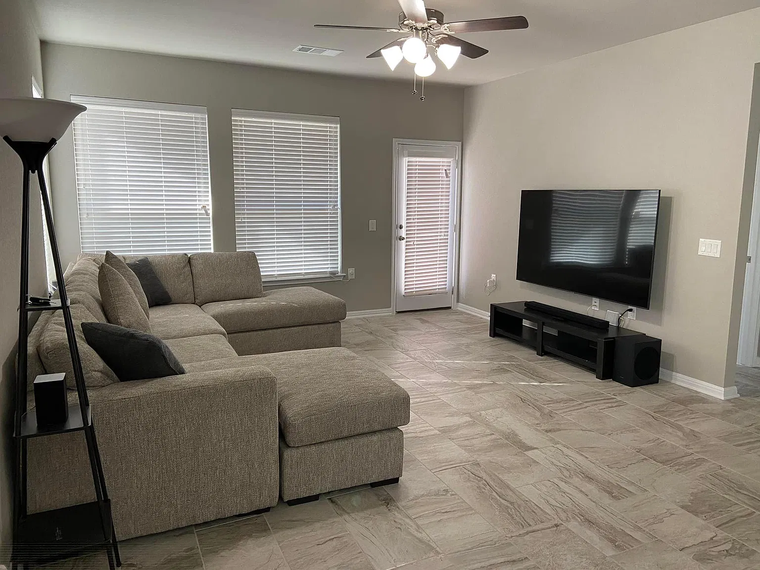 3 bed, 1710 sqft, $2,150 — Photo 3