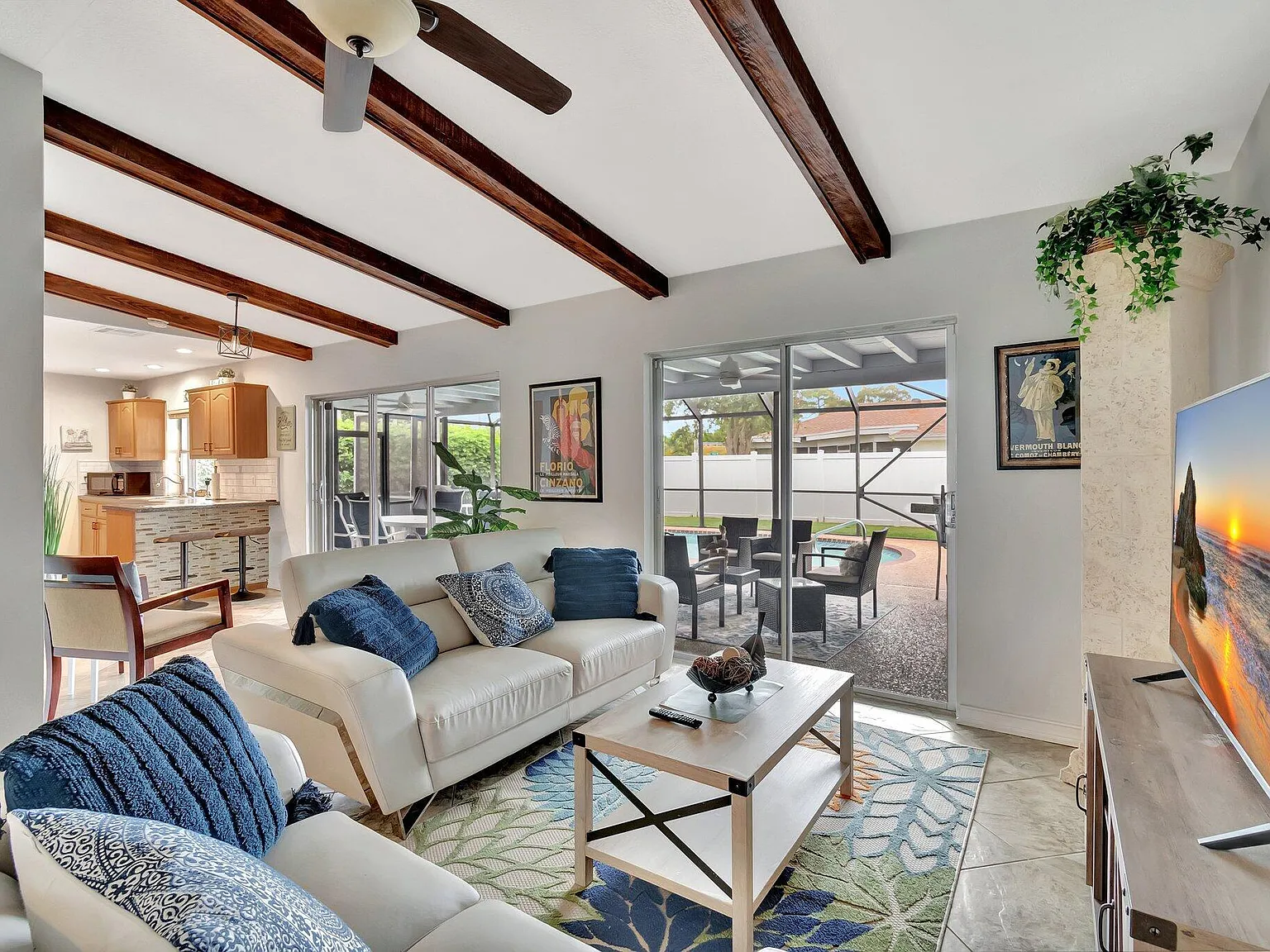 4 bed, 2.0 bath, 1665 sqft, $5,200 — Photo 3