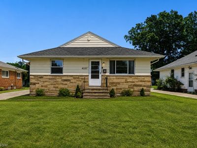 4557 W 223rd St, Fairview Park, OH, 44126