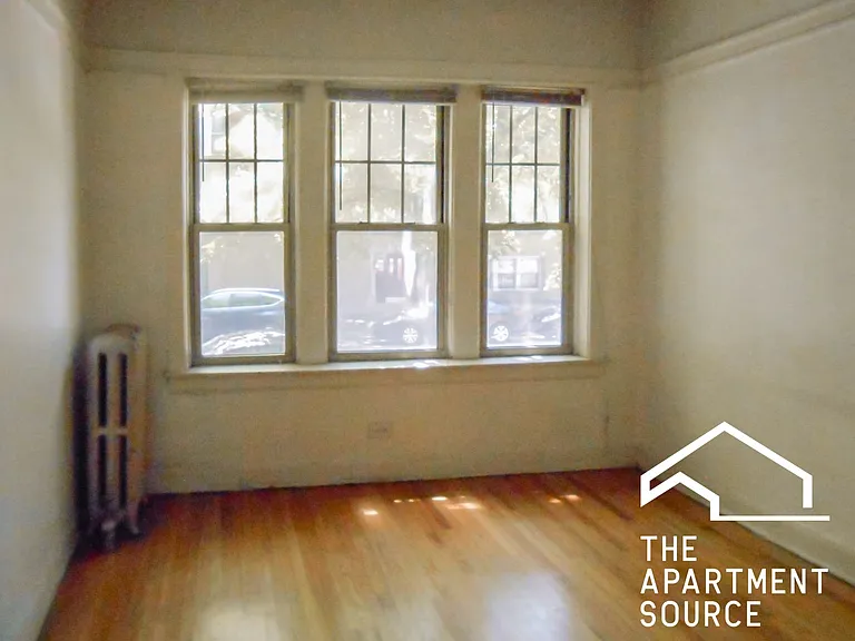 1958 W Winona St #1 — Photo 2