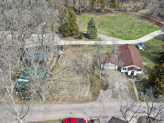 3rd image of 1504 Milford St