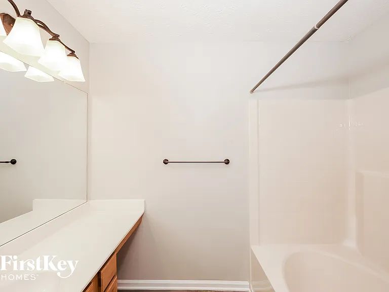 5255 Hillcrest Glenn Dr — Photo 12