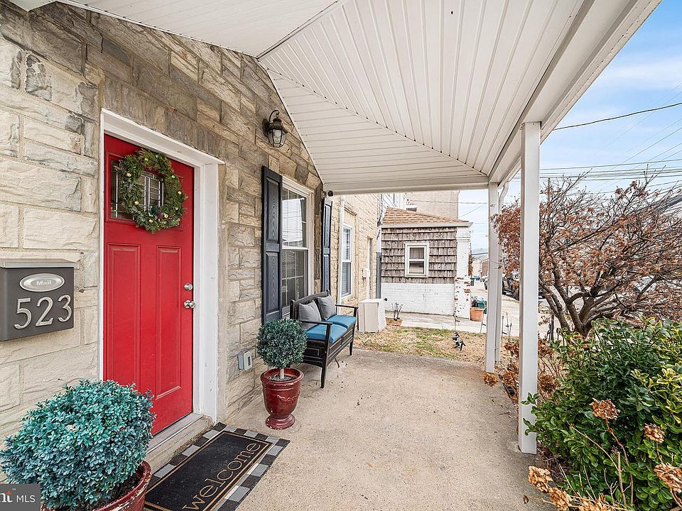1st image of 523 Old Elm St