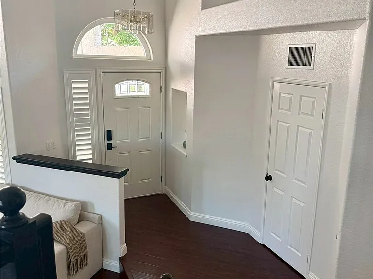 10229 Kernwood Ct — Photo 2
