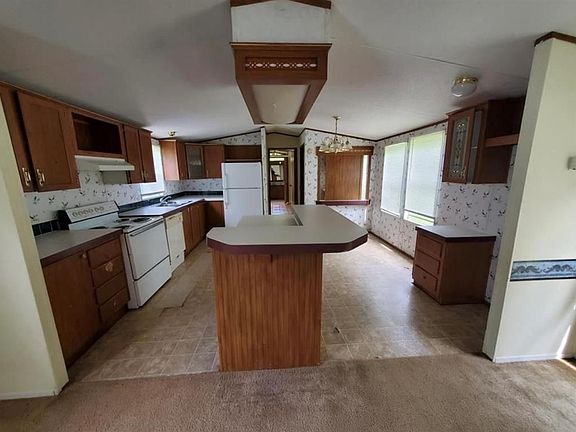 5th image of 46 E Stag Ln