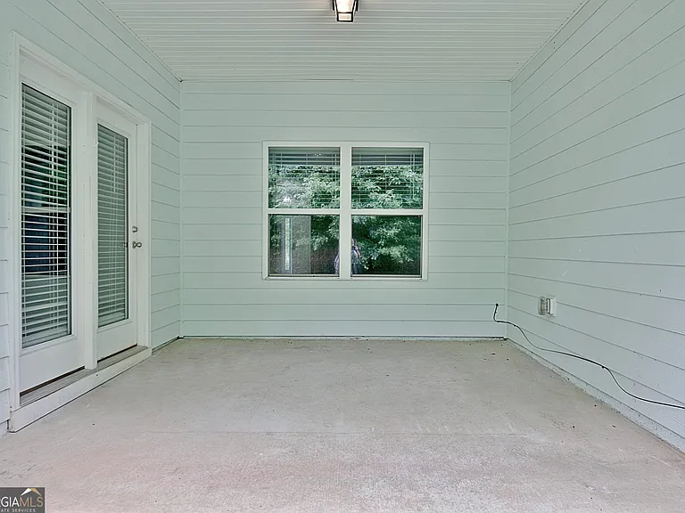 270 Southridge — Photo 19