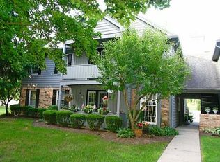 24 Wood Creek Dr, Pittsford, NY 14534