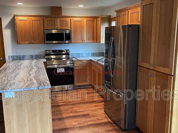 4th image of 508 NW Blair St