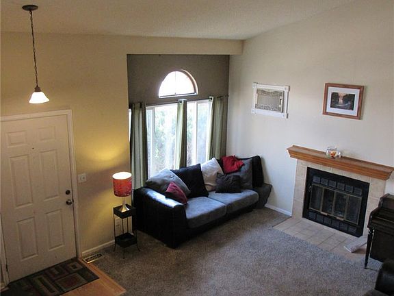 3rd image of 20927 Kelly Pl