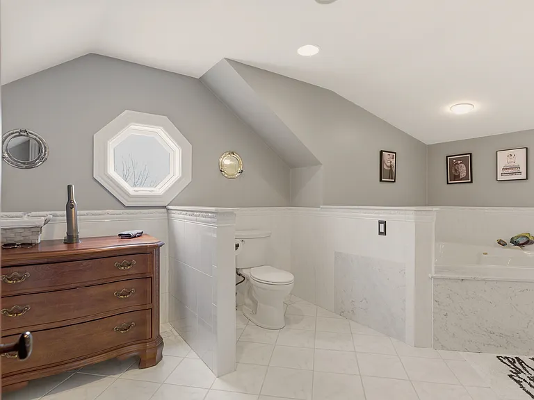 23 Clinton St — Photo 30