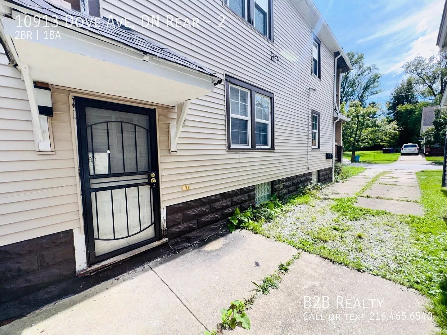 Spacious Two-Bedroom Unit in a Charming Multifamily Property Available Now! — Photo 3