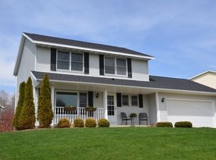 700 Spellman St, Mount Horeb, WI 53572