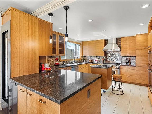 4th image of 488 Gellert Dr