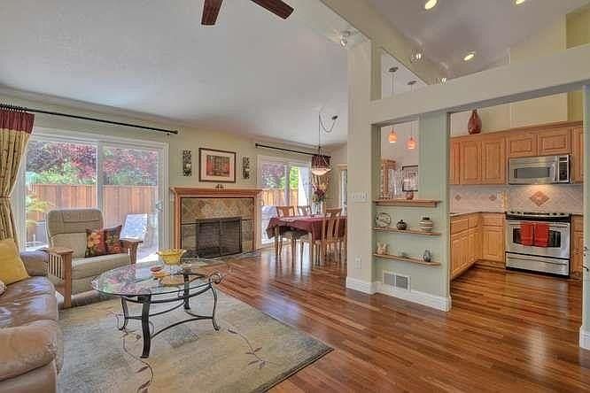 1st image of 20305 Northglen Sq