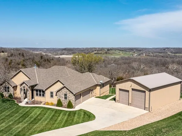 17531 254th St, Tonganoxie, KS 66086