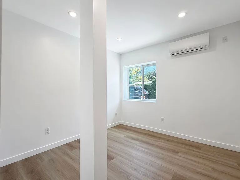 2247 Earl Ave — Photo 5