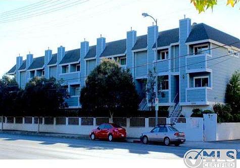 2nd image of 13340 Burbank Blvd APT 5