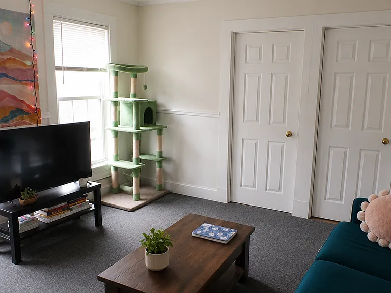 83 Park St — Photo 4