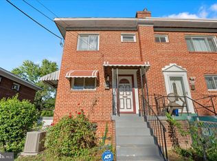 852 Neptune Ave, Oxon Hill, MD 20745