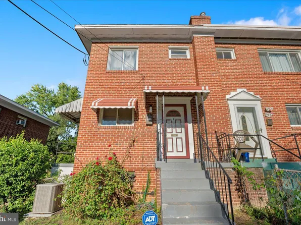 852 Neptune Ave, Oxon Hill, MD 20745