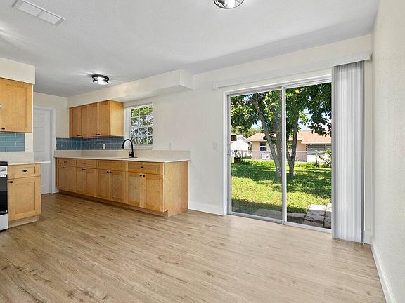 5th image of 218 Baker Drive