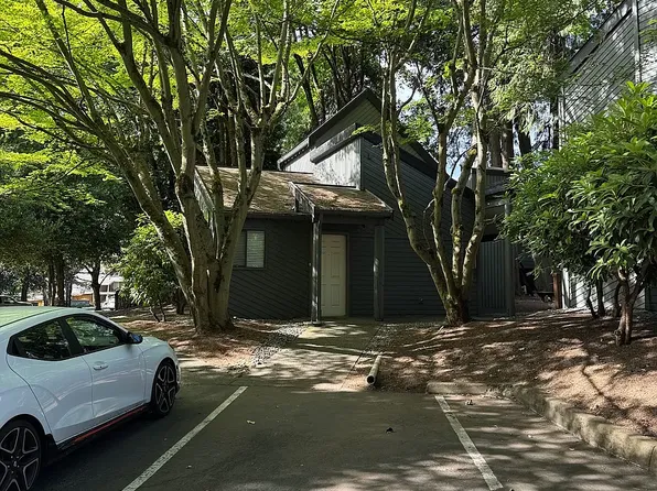 10002 NE 122nd St #U, Kirkland, WA 98034