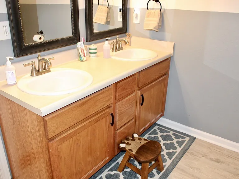 4121 Langley Dr — Photo 4