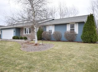 W196N16530 Hawthorn Dr, Jackson, WI 53037