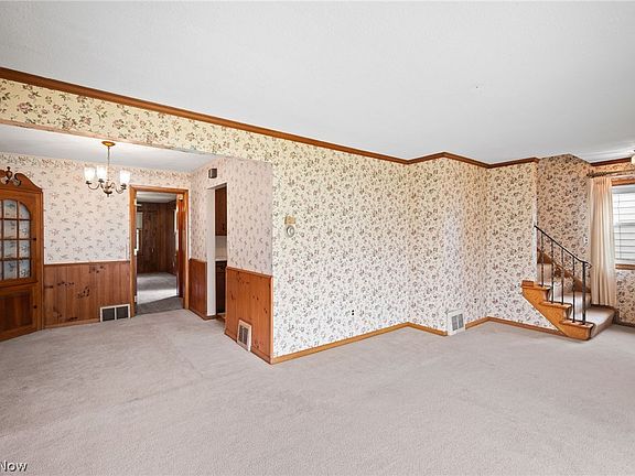 3rd image of 30520 Willow Ln