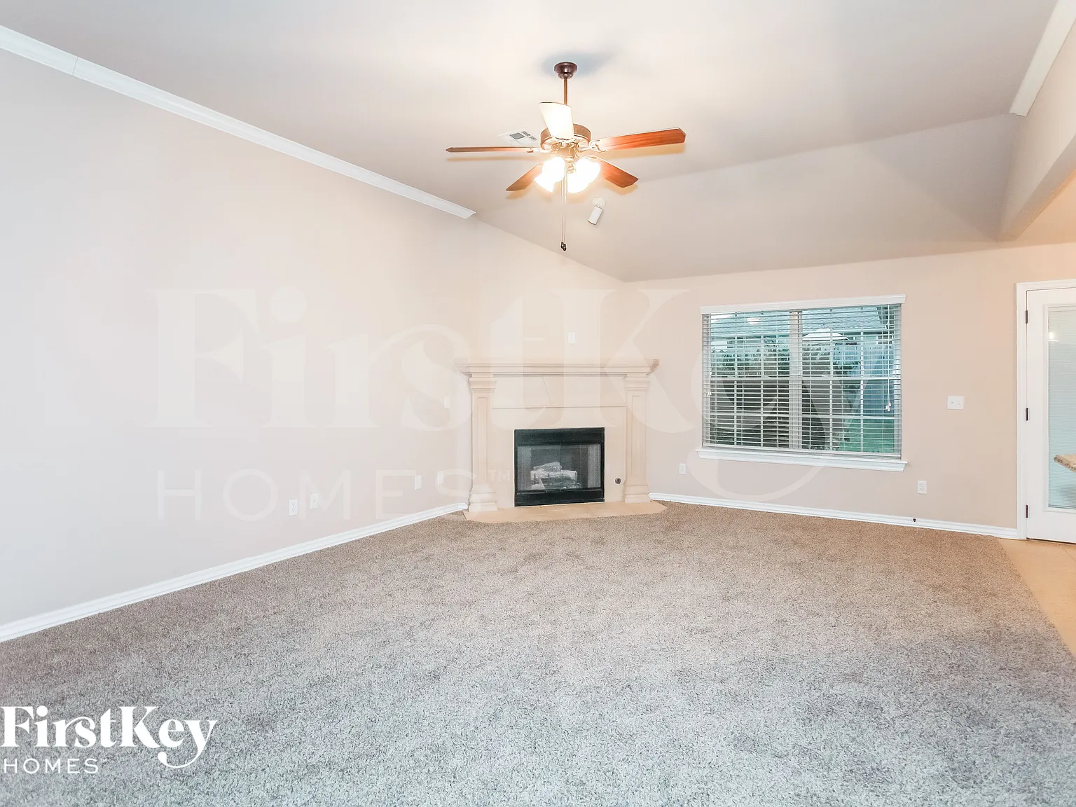 3 bed, 2.0 bath, 1719 sqft, $1,845 — Photo 2