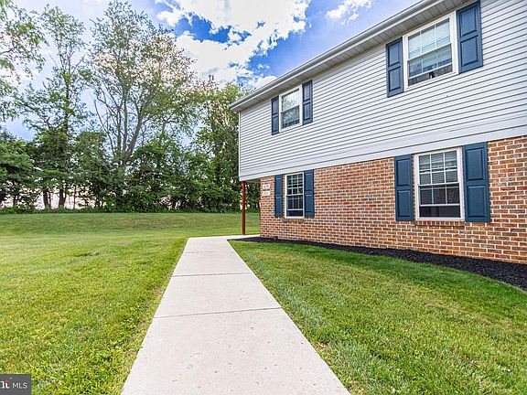 2nd image of 1701 Long Dr #216