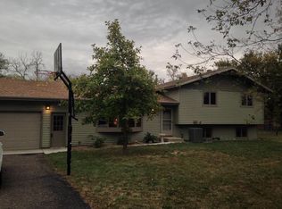 585 Meadowview Dr, Bismarck, ND 58504