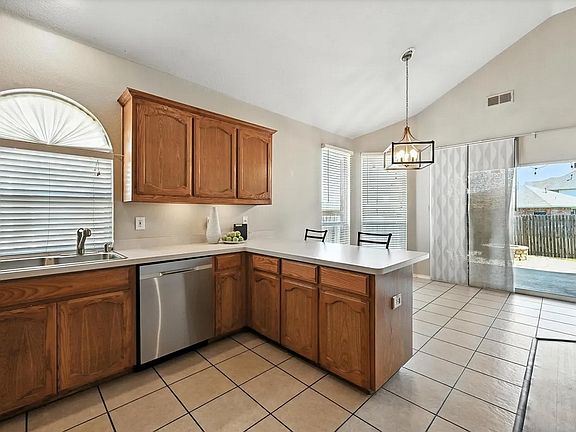 3rd image of 12500 Cottageville Ln