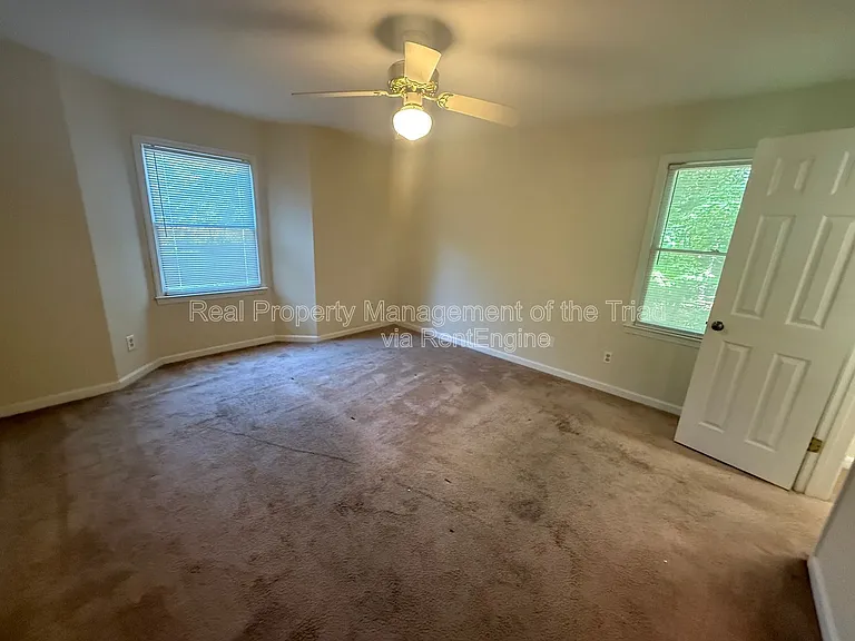 5930 W Friendly Ave #H — Photo 11