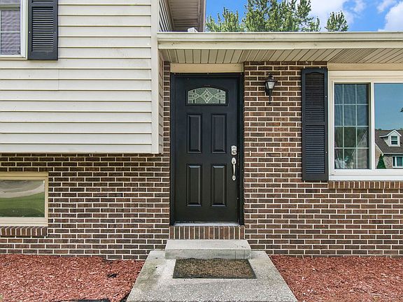 4th image of 27306 Lamplighter Ln