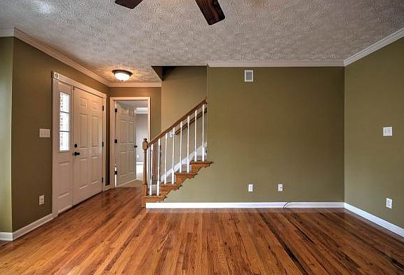 4th image of 953 Afton St