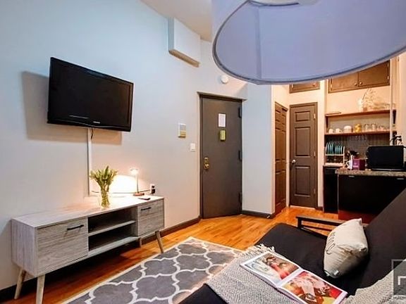 3rd image of 112 E 7th St #1