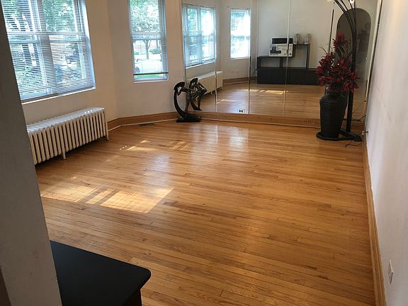 3rd image of 2239 N 76th Ave